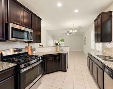 16955 Wedgeside Park - Photo Thumbnail 8