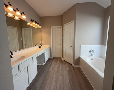 2530 Chatford Hollow Lane - Photo Thumbnail 12