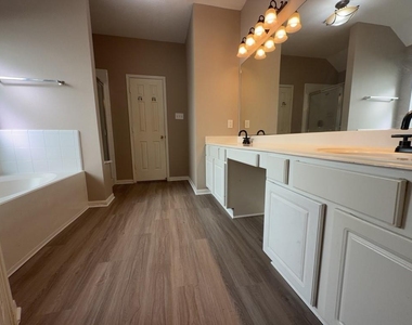 2530 Chatford Hollow Lane - Photo Thumbnail 15