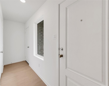 207 Farray Forest Lane - Photo Thumbnail 12