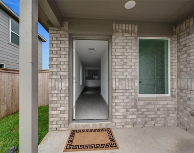 207 Farray Forest Lane - Photo Thumbnail 3