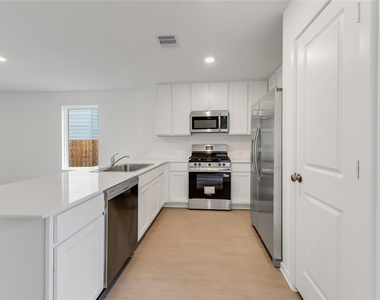 207 Farray Forest Lane - Photo Thumbnail 10