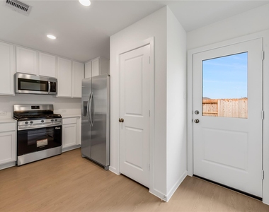 207 Farray Forest Lane - Photo Thumbnail 9
