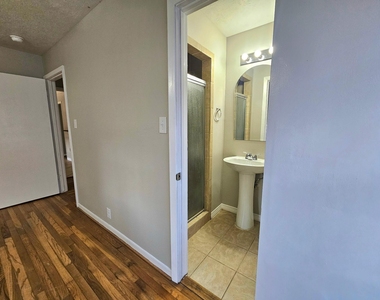 2618 San Jacinto Drive - Photo Thumbnail 12