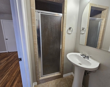 2618 San Jacinto Drive - Photo Thumbnail 13