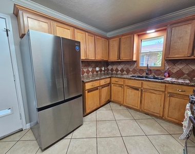 2618 San Jacinto Drive - Photo Thumbnail 8