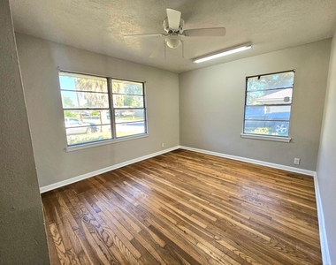 2618 San Jacinto Drive - Photo Thumbnail 18