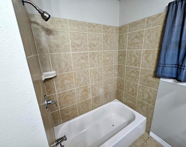 2618 San Jacinto Drive - Photo Thumbnail 17