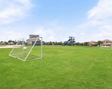 25450 Barmby Drive - Photo Thumbnail 29