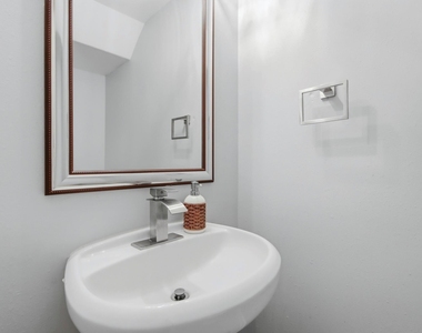 25450 Barmby Drive - Photo Thumbnail 22