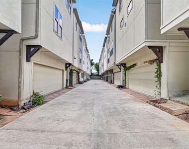 6610 Toledo Street - Photo Thumbnail 34