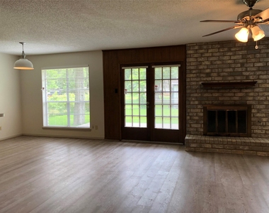 303 Dogwood Street - Photo Thumbnail 7