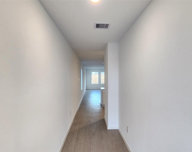 26735 Feather Reed Drive - Photo Thumbnail 3