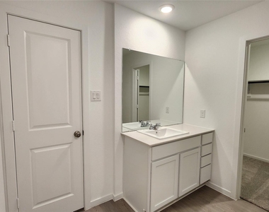 26735 Feather Reed Drive - Photo Thumbnail 16