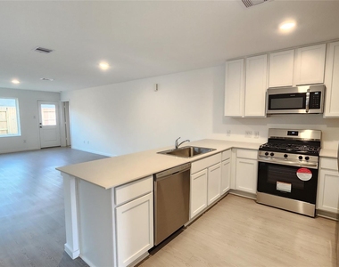 26735 Feather Reed Drive - Photo Thumbnail 4