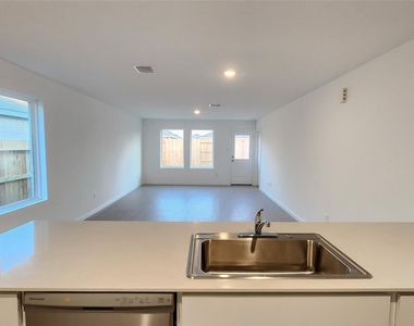 26735 Feather Reed Drive - Photo Thumbnail 7