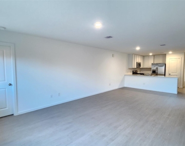 26735 Feather Reed Drive - Photo Thumbnail 9