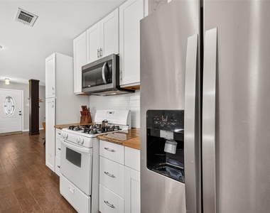 5454 Creekbend Drive - Photo Thumbnail 24