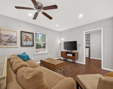 5454 Creekbend Drive - Photo Thumbnail 6