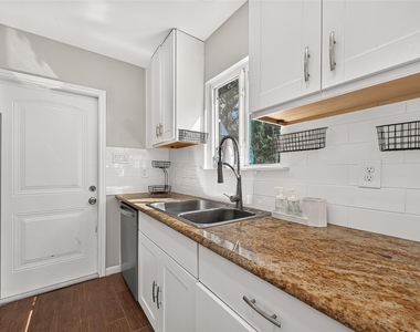 5454 Creekbend Drive - Photo Thumbnail 21