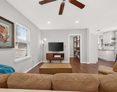 5454 Creekbend Drive - Photo Thumbnail 7