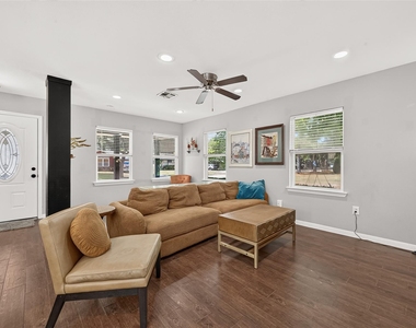 5454 Creekbend Drive - Photo Thumbnail 9
