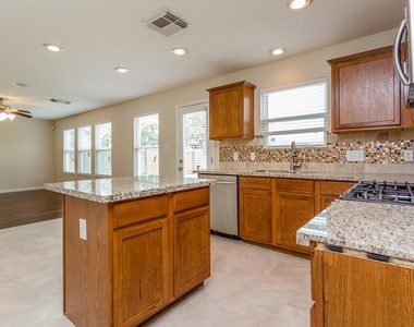 8438 Resada Park Lane - Photo Thumbnail 14