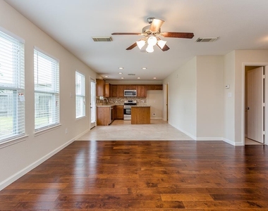 8438 Resada Park Lane - Photo Thumbnail 10