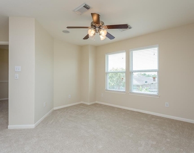 8438 Resada Park Lane - Photo Thumbnail 17
