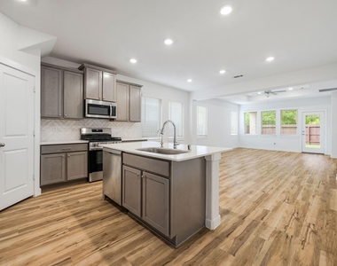 21647 Alberta Forest Circle - Photo Thumbnail 4