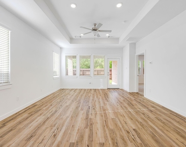 21647 Alberta Forest Circle - Photo Thumbnail 8