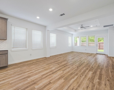 21647 Alberta Forest Circle - Photo Thumbnail 6