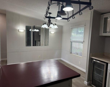 238 Northlawn - Photo Thumbnail 5