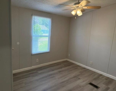 238 Northlawn - Photo Thumbnail 11