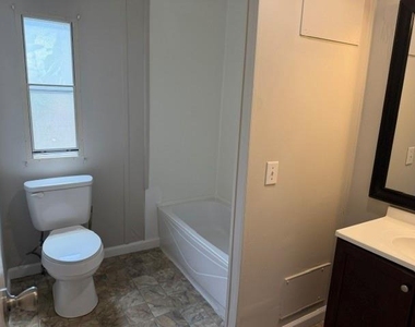 238 Northlawn - Photo Thumbnail 12