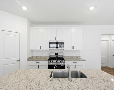 3014 Liams Tower Ln - Photo Thumbnail 5