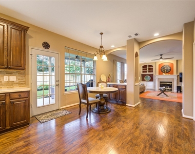 3211 Hickory Grove Lane - Photo Thumbnail 14