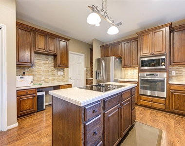 3211 Hickory Grove Lane - Photo Thumbnail 11