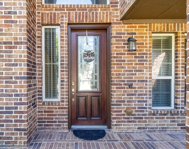 18607 Pelham Grove Lane - Photo Thumbnail 2