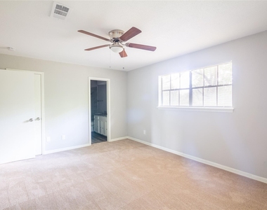 102 Sue Lane - Photo Thumbnail 12