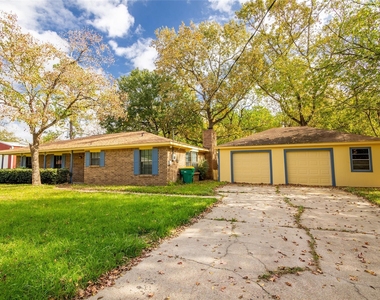 102 Sue Lane - Photo Thumbnail 1