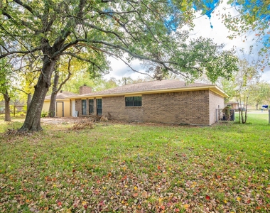 102 Sue Lane - Photo Thumbnail 14