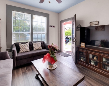4409 Avenue K - Photo Thumbnail 5