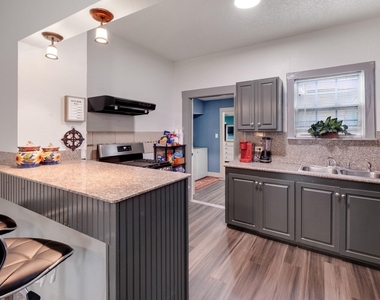 4409 Avenue K - Photo Thumbnail 10