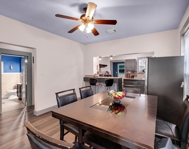 4409 Avenue K - Photo Thumbnail 9