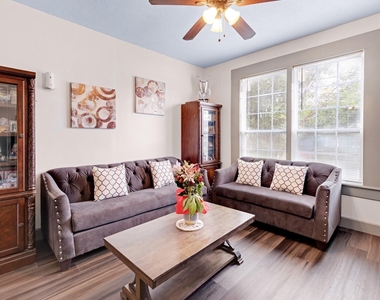 4409 Avenue K - Photo Thumbnail 6