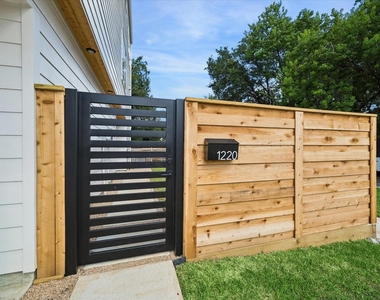 1220 Gregg Street - Photo Thumbnail 23