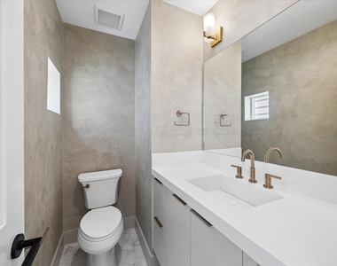 1220 Gregg Street - Photo Thumbnail 16