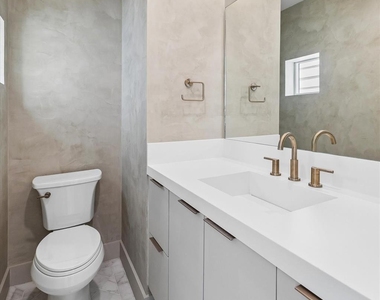 1220 Gregg Street - Photo Thumbnail 11