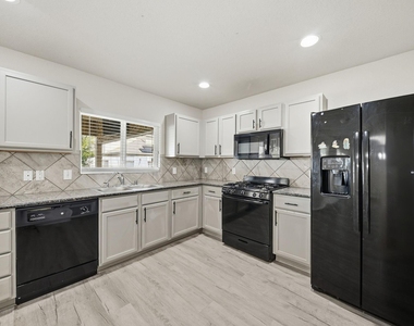 1031 Carolina Wren Circle - Photo Thumbnail 7